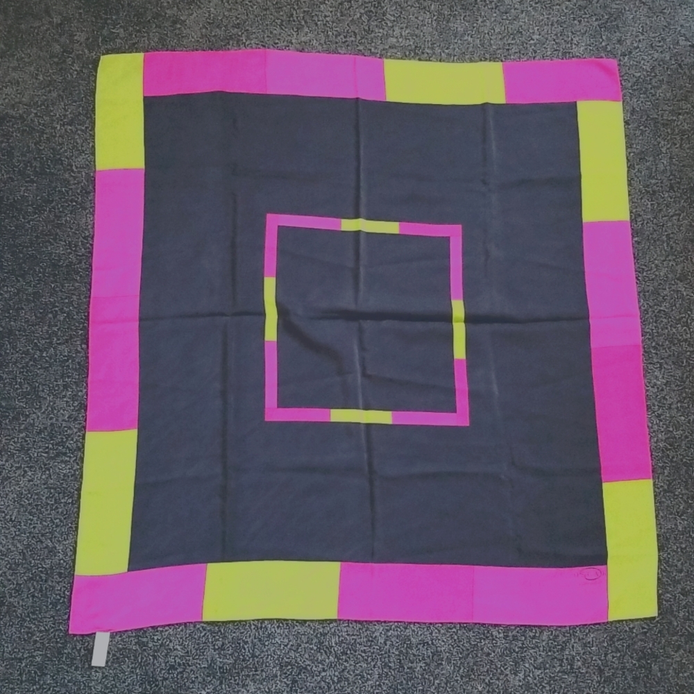 Oscar Silk Scarve